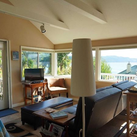 Idyllic Waterfront Cottage With Beach And Sunset Views Port Townsend Exterior photo